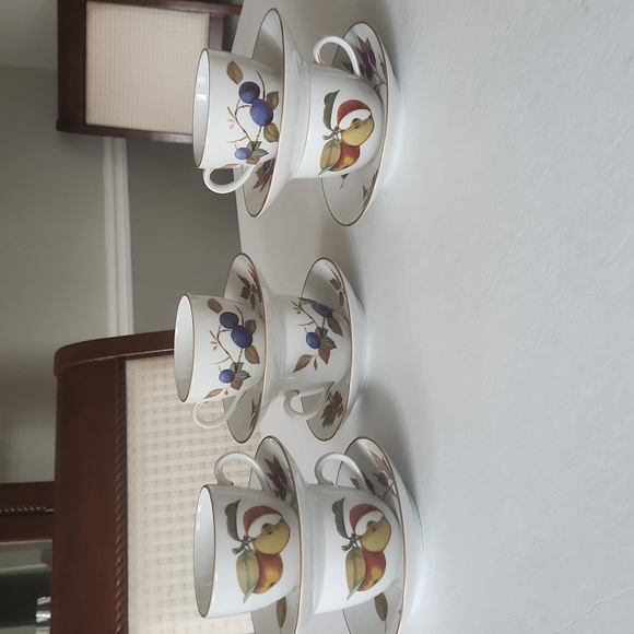 Royal Worcester "Evesham Gold" Cup and Saucer Set of 6 1961 Vintage - Picture 8 of 8